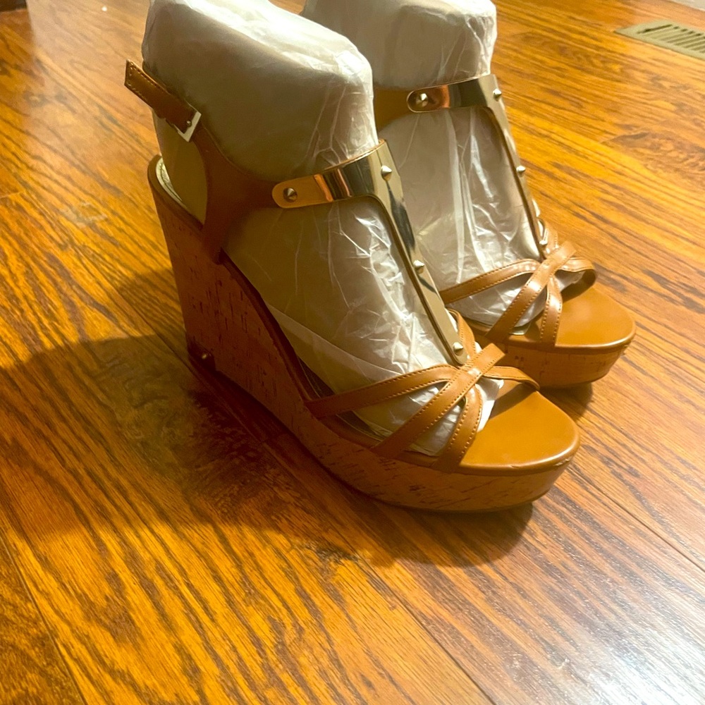 Woman’s wedge sandals